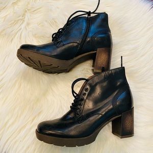 Dansko Dove Black Lace Up Zip Booties 8 EU 38